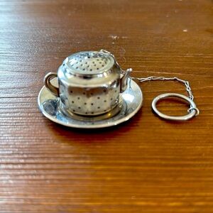 Vintage Teapot Shaped Tea Diffuser With Tray